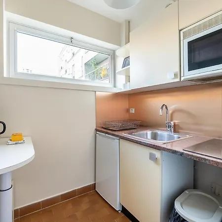 Апартаменты Comfort Fully Equipped - 10 Mins From Paris *